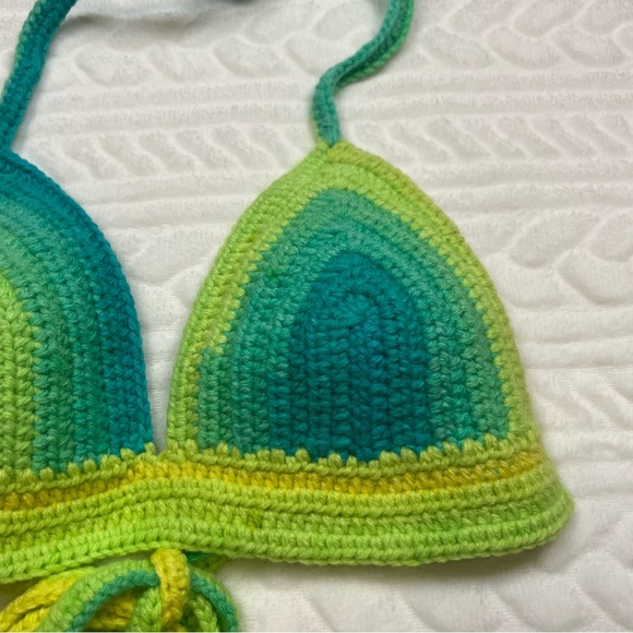 ❄️ Handmade Womans Crochet Bikini Top - Picture 3 of 10